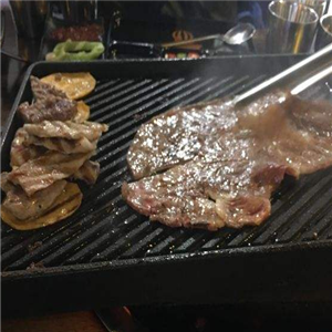 N2UBarbecue熨斗烤肉加盟实例图片