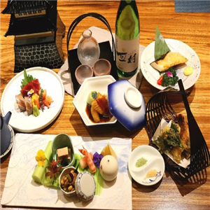 秋之港日式料理加盟案例图片