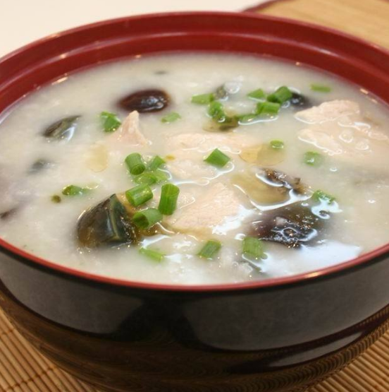 潮兴海鲜砂锅粥加盟案例图片