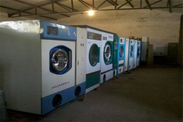 干洗店拥有各类洗衣设备若干