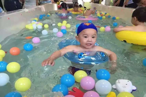 运动小子婴儿游泳加盟
