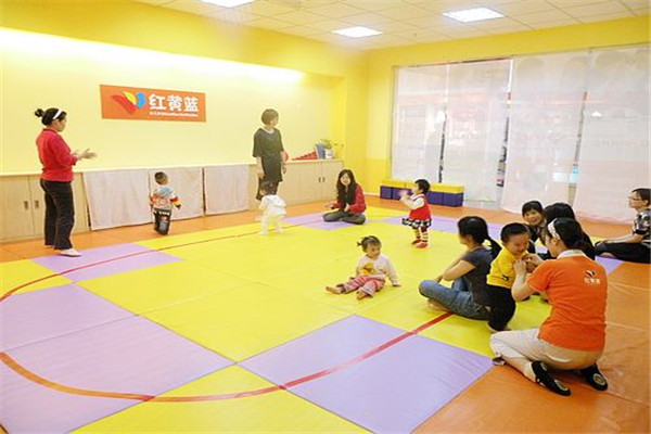 红黄蓝早教课堂展示