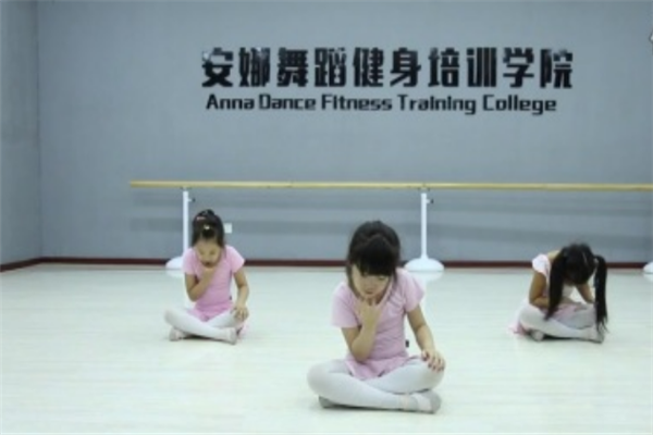 安娜舞蹈学院加盟