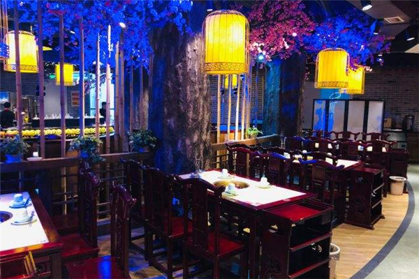 川溢香成都老火鍋加盟