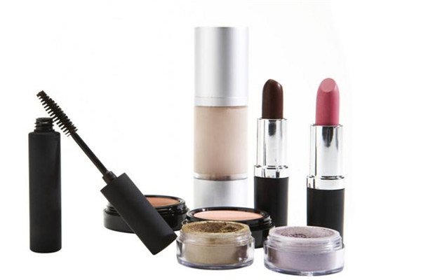 丝芙兰化妆品每年推出新品上市