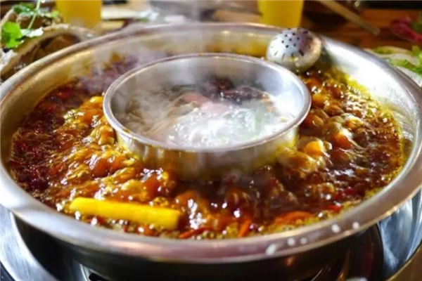 沸騰天下火鍋加盟