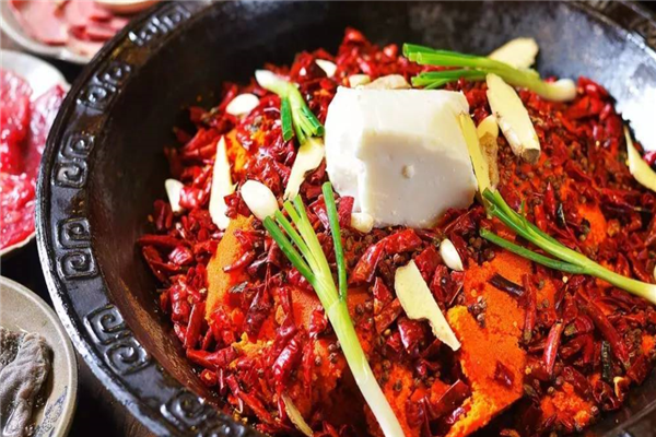 露華濃養生火鍋加盟