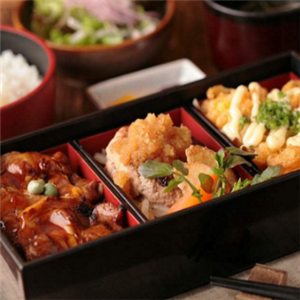 藏日本料理加盟实例图片