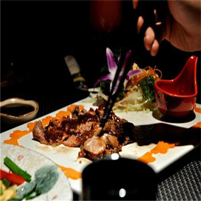 仙隐小鹿日式料理加盟图片