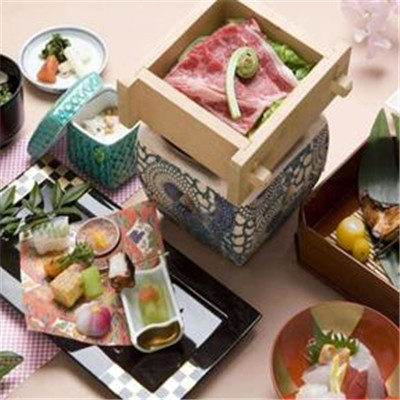 小草日式料理加盟实例图片