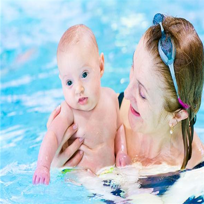 海豚精灵婴幼儿游泳馆加盟图片