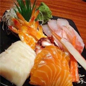 牛匠鱼住日本料理炭火烤肉加盟图片