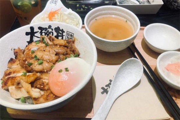 大碗丼燒肉飯加盟