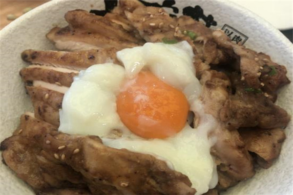 大碗丼燒肉飯加盟