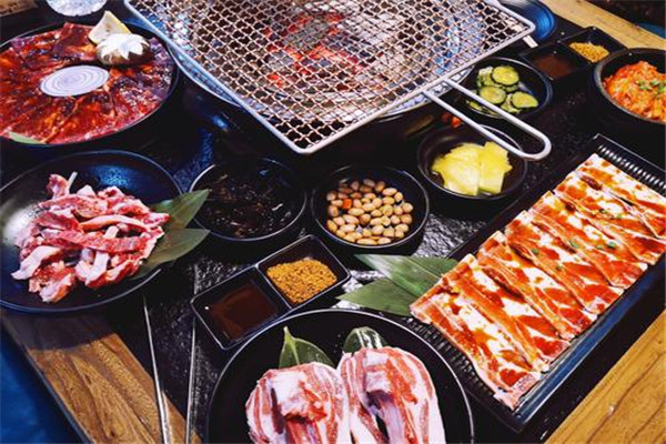 九田家黑牛_副本.jpg