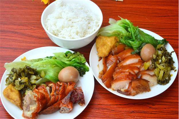 隆江猪脚饭在市场中热销