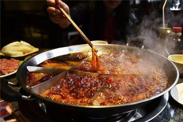 火锅是传统美食之一