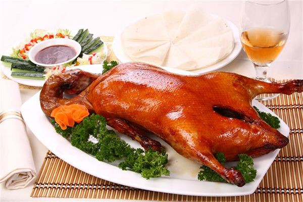 烤鸭是我国的传统美食