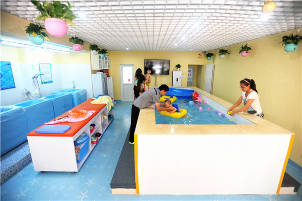 神童王国婴儿游泳馆的环境干净整洁