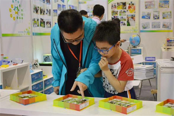 大眼睛幼儿科学发现室加盟