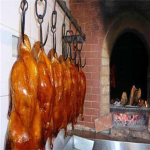 老北京果木脆皮烤鸭加盟案例图片