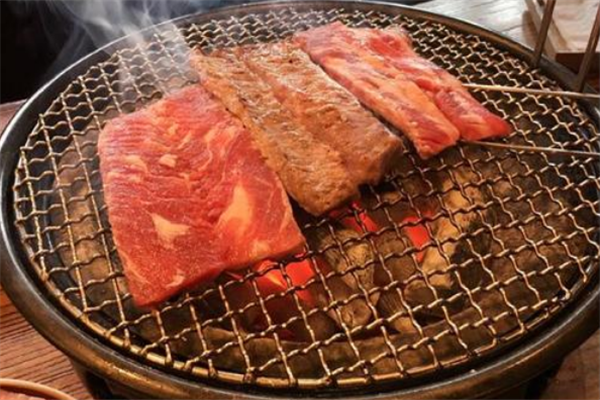 炉火时代韩式烤肉加盟