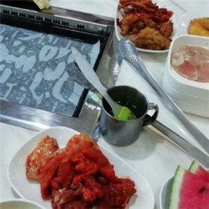 韩兆轩韩式牛排海鲜自助烤涮加盟案例图片