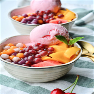 疯狂的草莓冰淇淋加盟实例图片