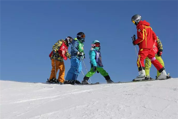 雪乐山滑雪好玩