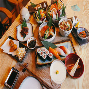 禾牛阵日本料理加盟图片