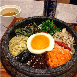 韩式金达莱石锅拌饭
