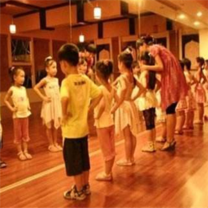 艺馨舞蹈培训中心加盟实例图片