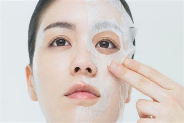 面膜是女性常用的护肤品