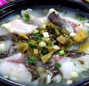王大娘酸菜鱼火锅加盟实例图片