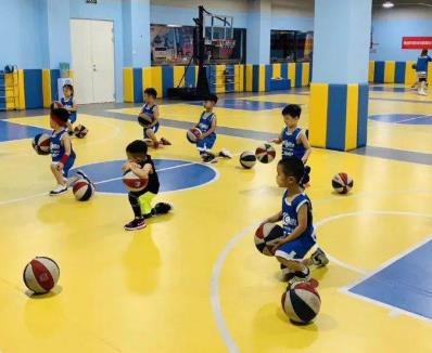 唯玩星球少儿篮球运动馆加盟实例图片