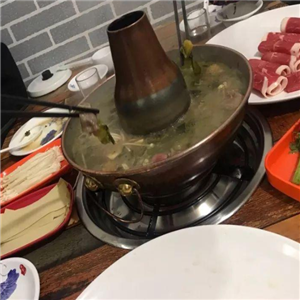酸菜铜锅涮羊肉加盟实例图片