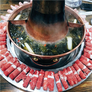 酸菜铜锅涮羊肉