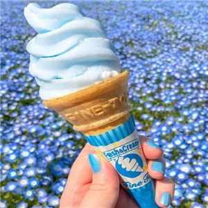 蓝色冰淇淋店面效果图