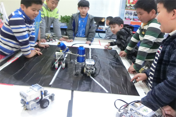 艾科瑞特机器人教育加盟