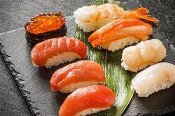 　　藤崎寿司加盟需要多少钱？