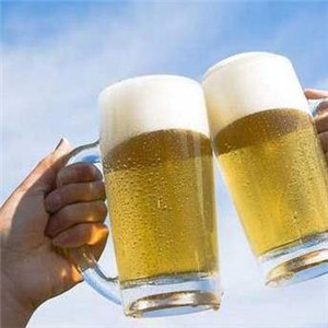 纯生啤酒加盟实例图片