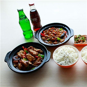 上吉浦黄焖鸡米饭加盟实例图片