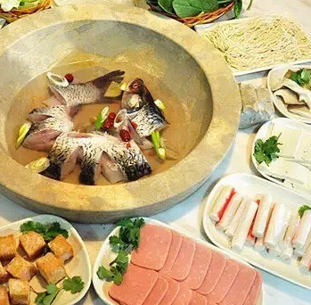 石锅渔乡蒸汽石锅鱼加盟图片