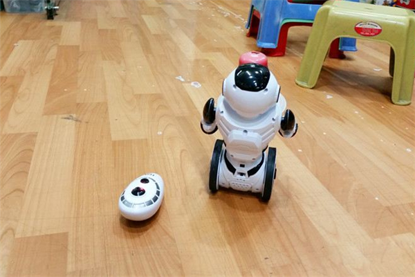 小朵智能机器人加盟