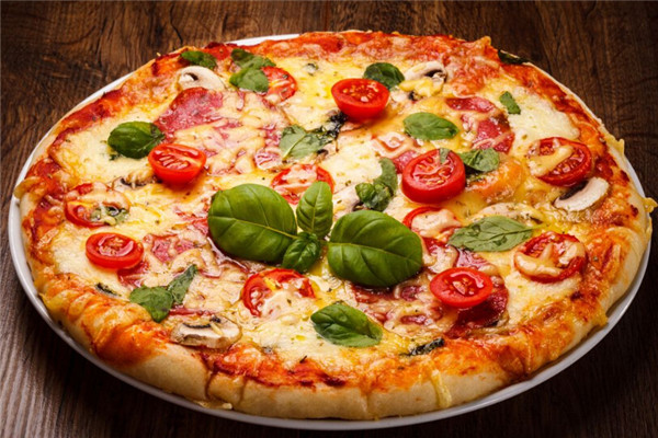 披萨是西餐中的热销餐品