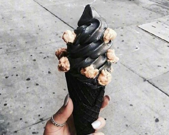 炭黑冰淇淋