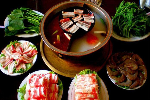 滋奇火锅是大众熟悉的餐饮品牌