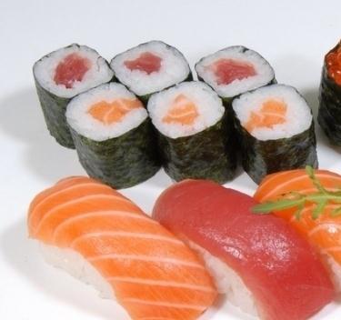 耶一口吃寿司加盟图片