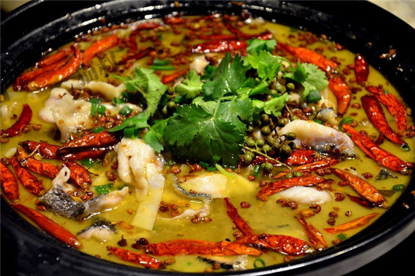 鱼摆摆火锅是大众熟悉的餐饮品牌