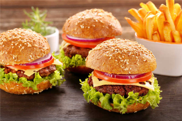 嘉乐堡汉堡是大众熟悉的餐饮品牌